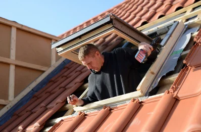 Pose de fenêtres de toit Velux à Lechâtelet